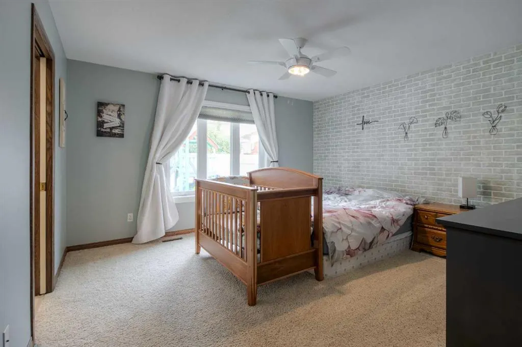 360 Heritage Crescent W
