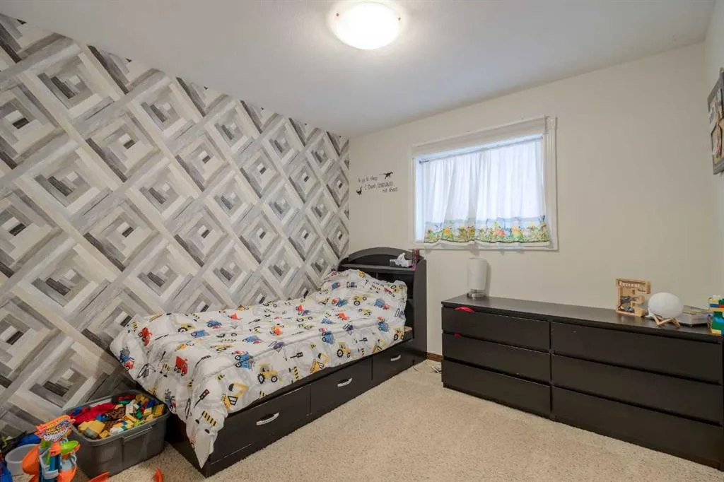 360 Heritage Crescent W