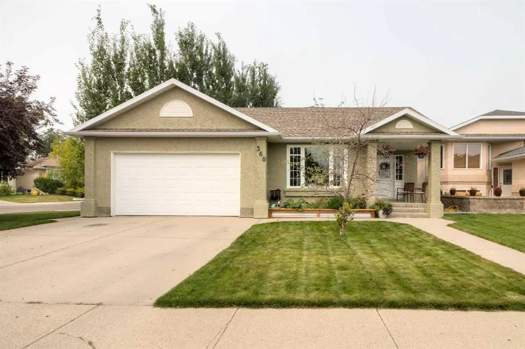 360 Heritage Crescent W