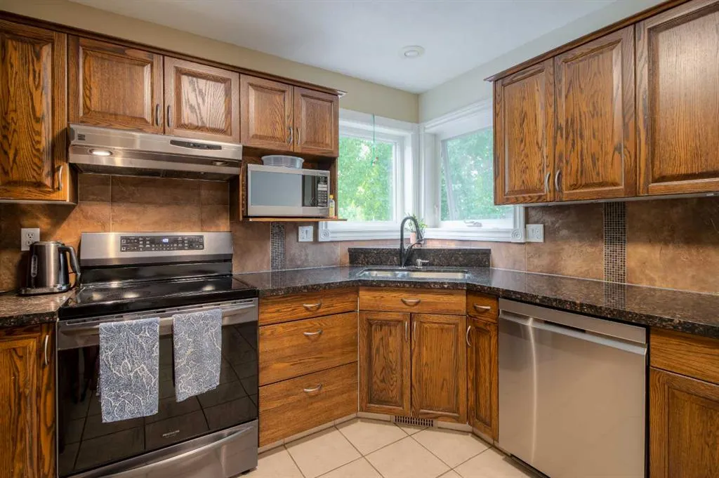 360 Heritage Crescent W