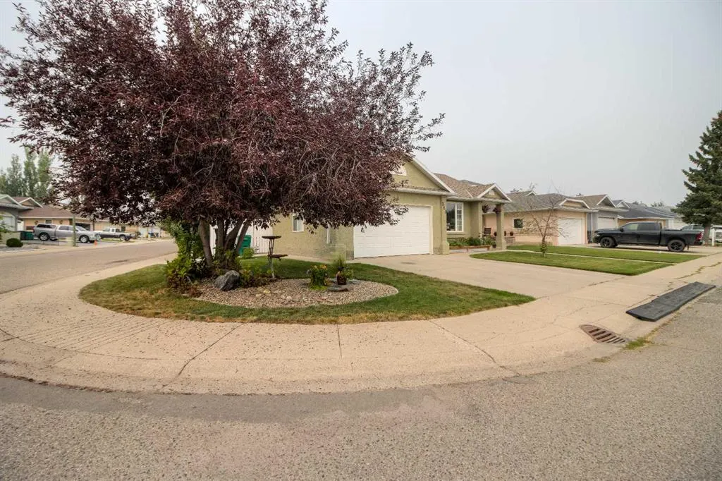 360 Heritage Crescent W