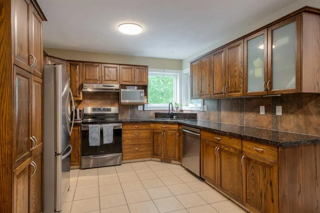 360 Heritage Crescent W
