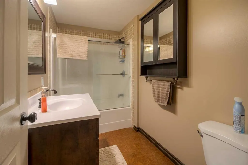 360 Heritage Crescent W