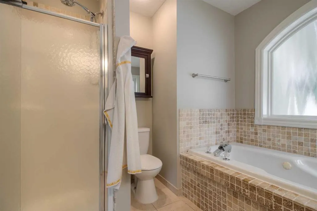 360 Heritage Crescent W