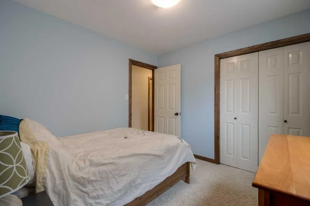 360 Heritage Crescent W