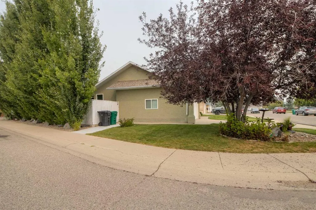 360 Heritage Crescent W