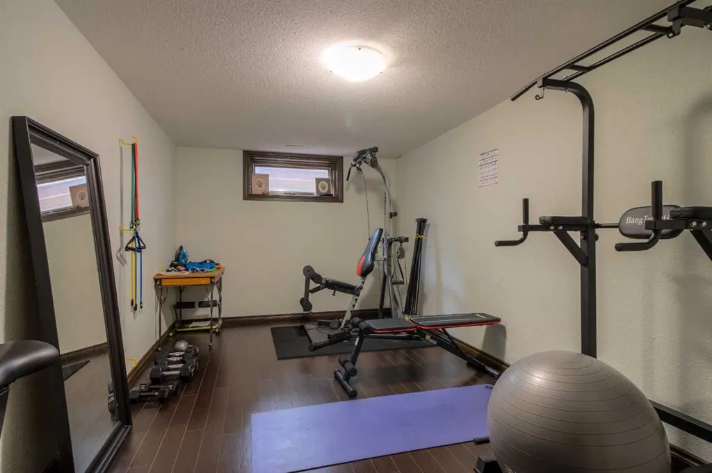 360 Heritage Crescent W