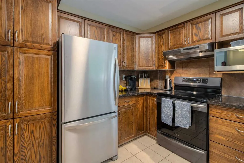 360 Heritage Crescent W
