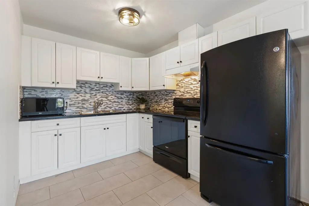 4327 75 Street NW, #302