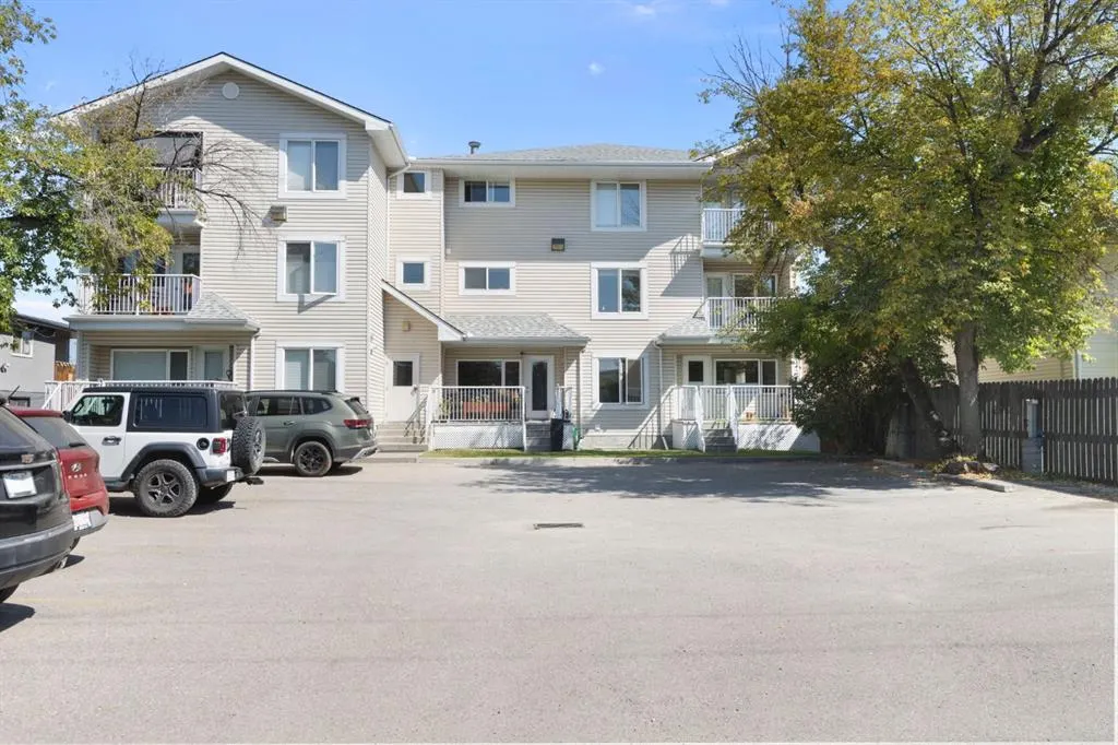 4327 75 Street NW, #302
