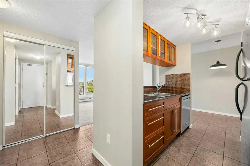 429 14 Street NW, #610