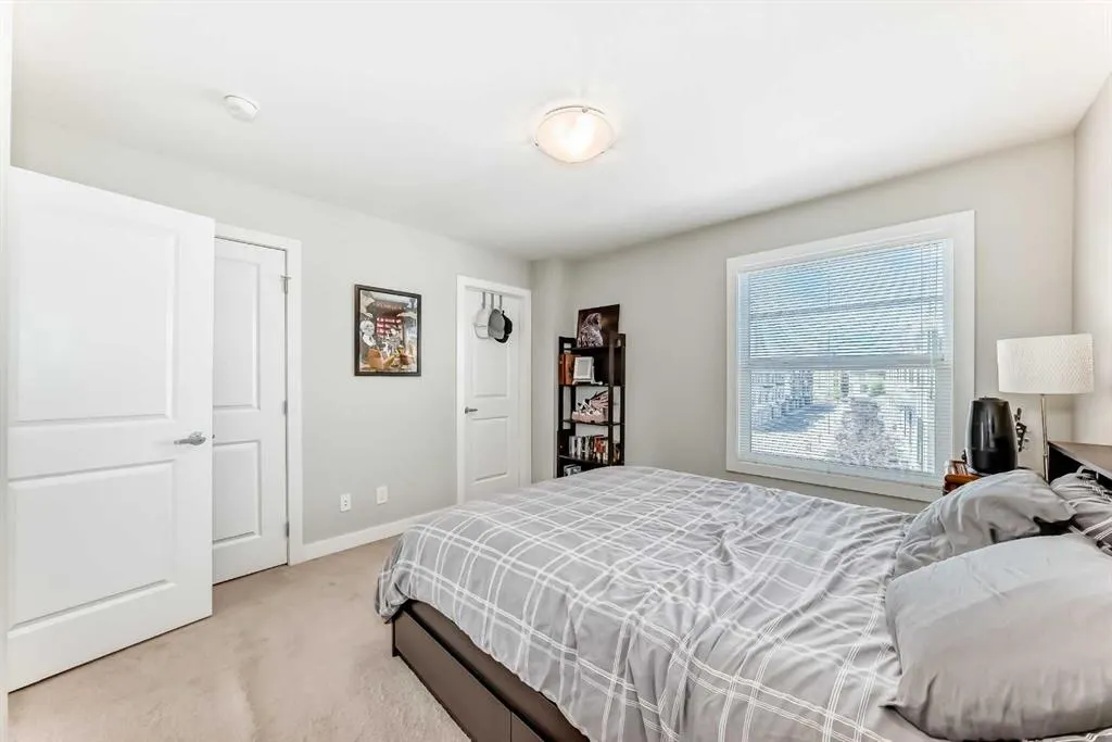 19639 42 Street SE