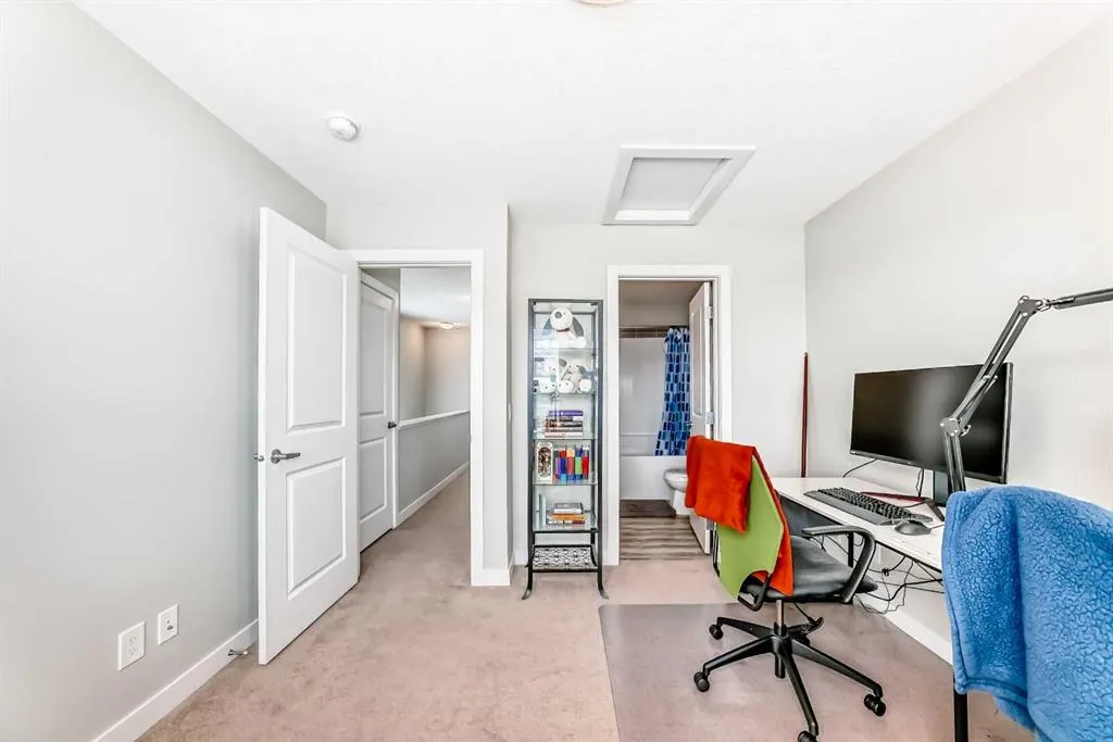 19639 42 Street SE