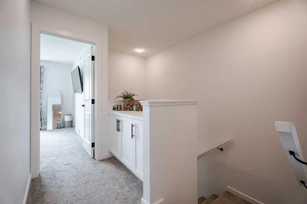 244 Livingston View NE