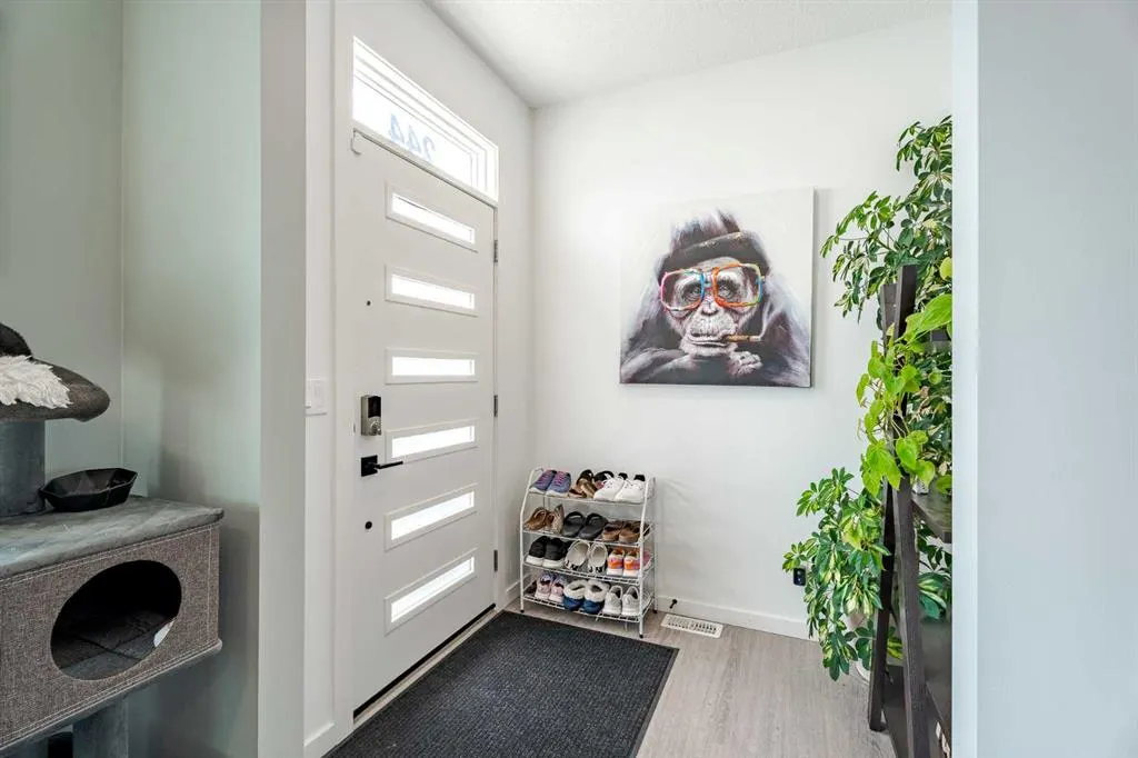 244 Livingston View NE