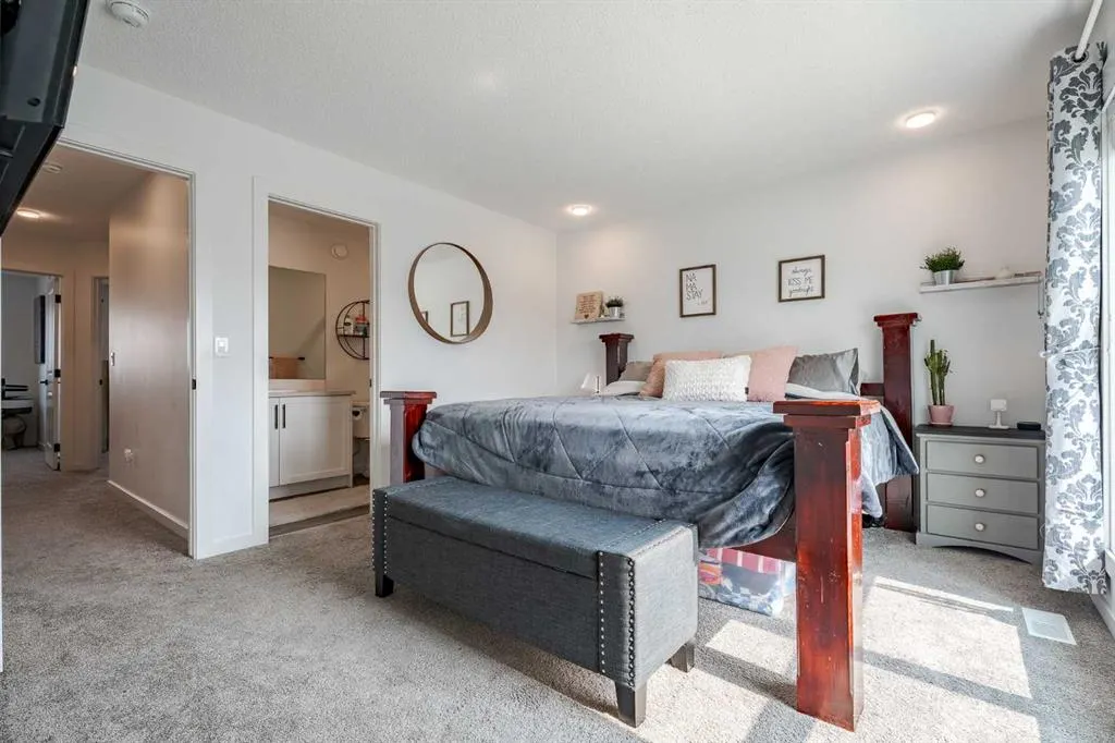 244 Livingston View NE