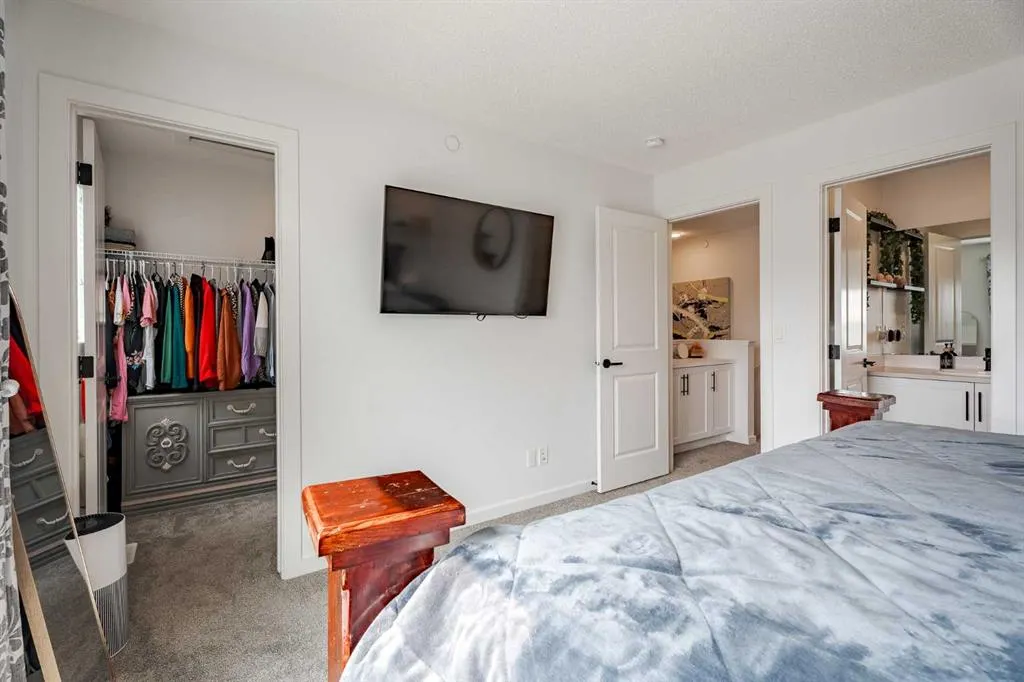 244 Livingston View NE