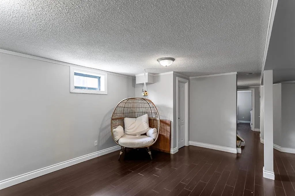 39 Edgeburn Crescent NW