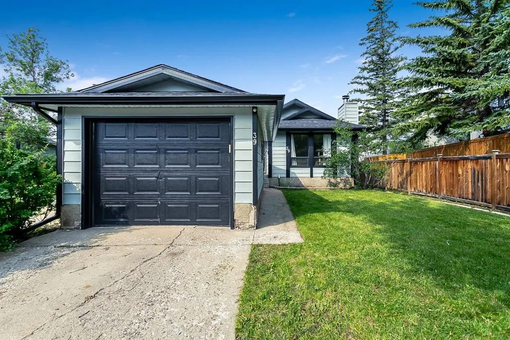 39 Edgeburn Crescent NW