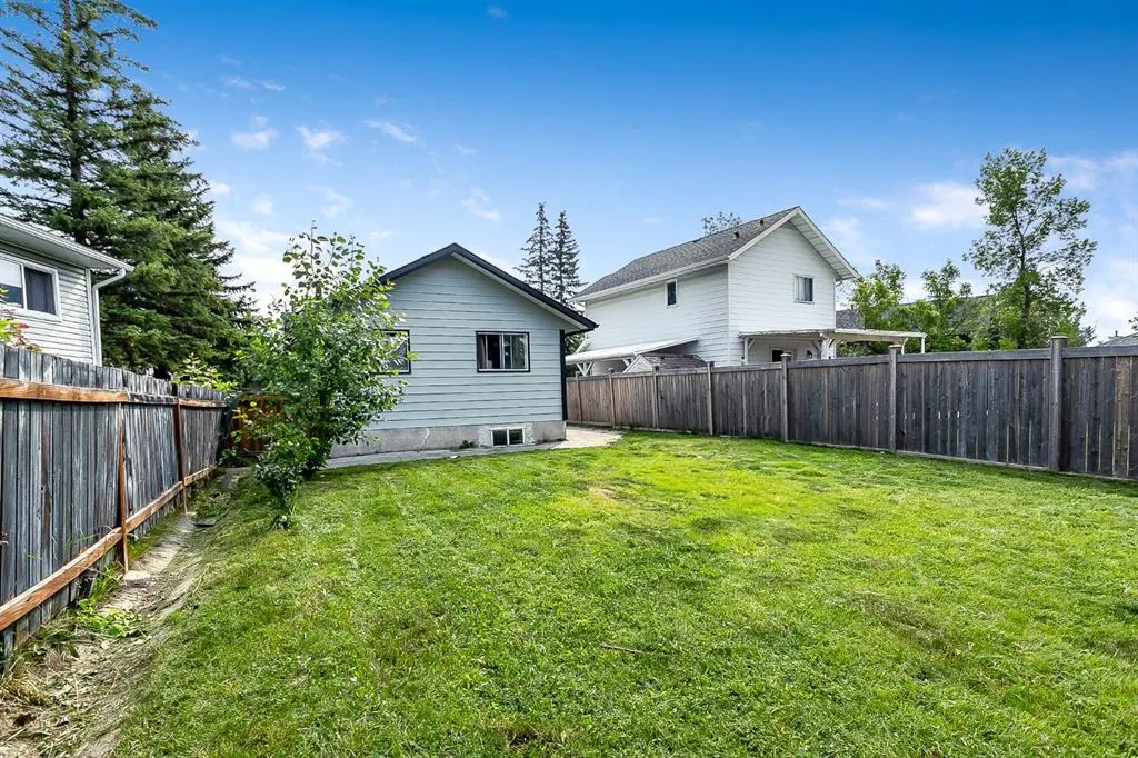 39 Edgeburn Crescent NW
