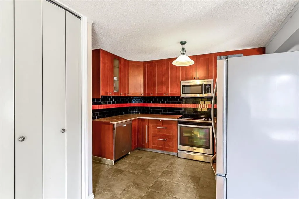 39 Edgeburn Crescent NW