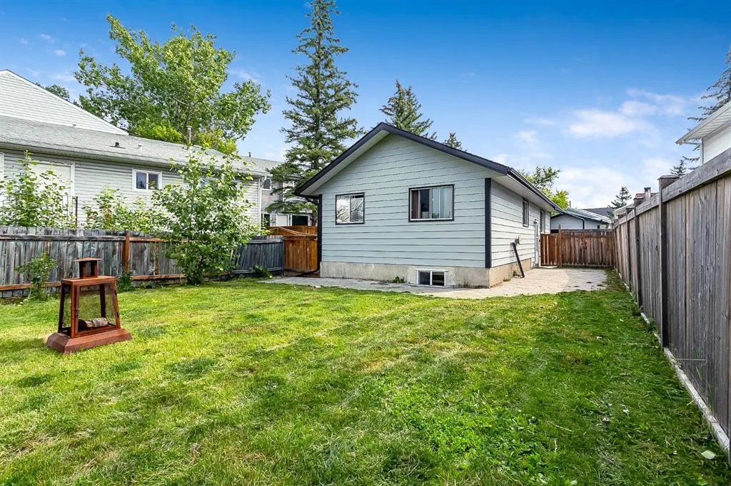 39 Edgeburn Crescent NW