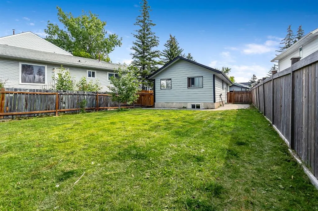 39 Edgeburn Crescent NW