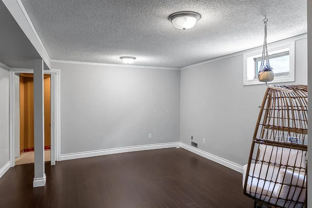 39 Edgeburn Crescent NW