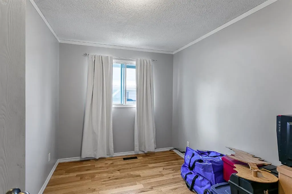39 Edgeburn Crescent NW