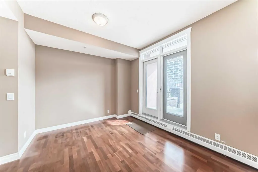 990 Centre Avenue NE, #108