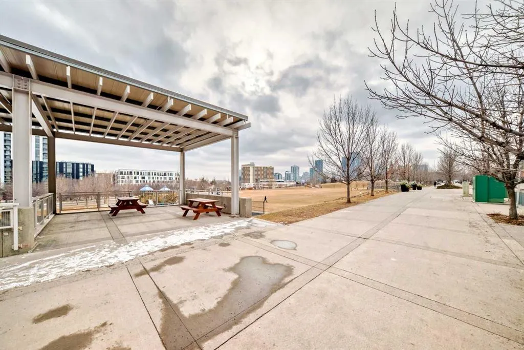 990 Centre Avenue NE, #108