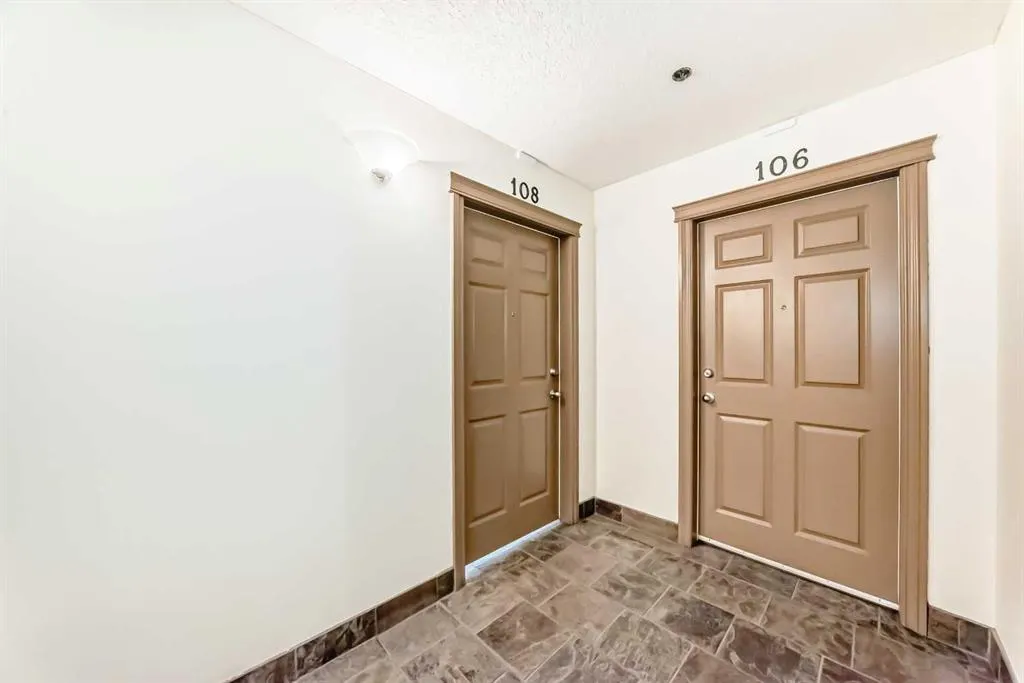990 Centre Avenue NE, #108