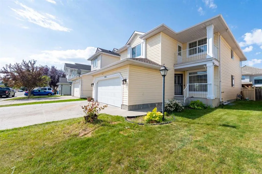 146 Coral Reef Close NE