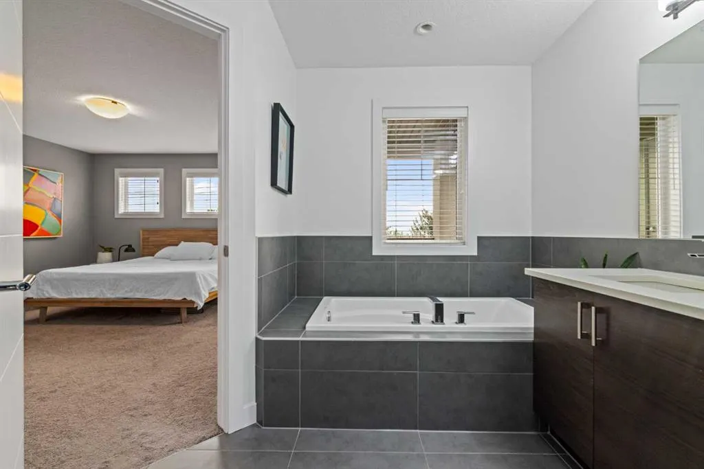 2428 30 Street SW, #4