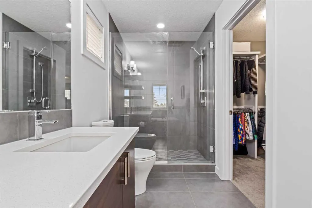2428 30 Street SW, #4