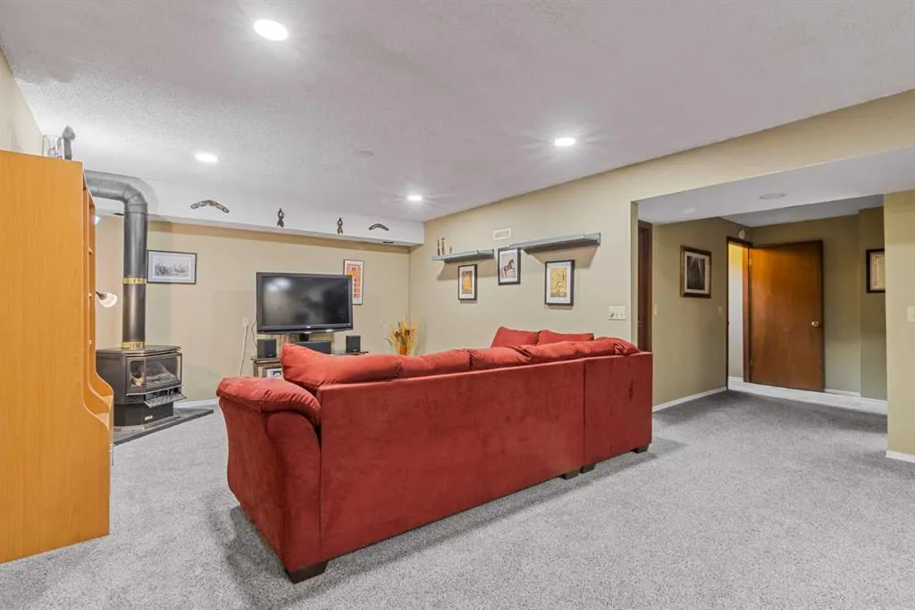 335 Ranch Estates Place NW