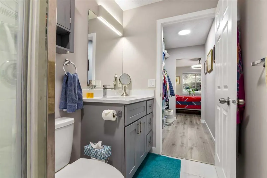 7 Harvest Gold Manor NE, #205