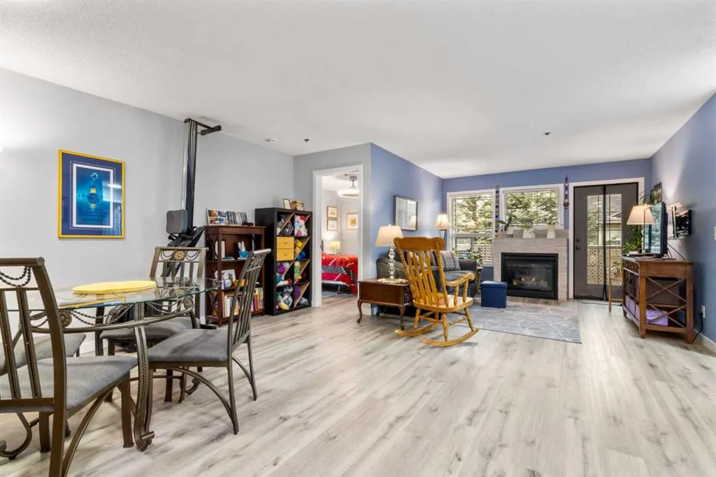 7 Harvest Gold Manor NE, #205