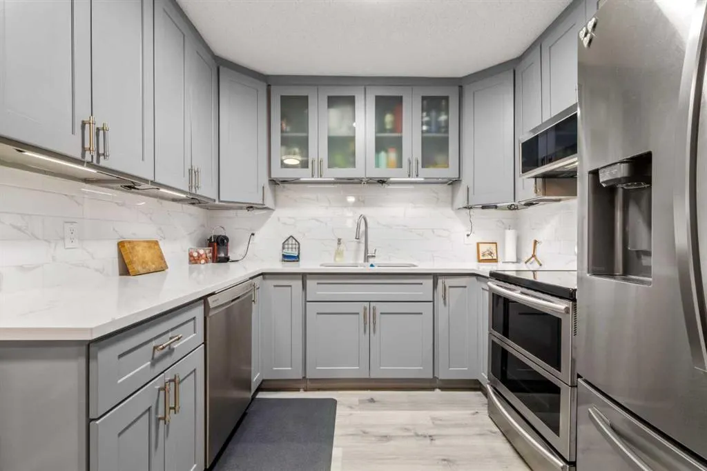 7 Harvest Gold Manor NE, #205