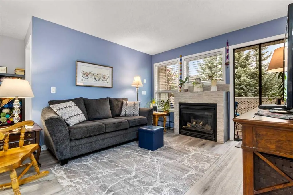 7 Harvest Gold Manor NE, #205