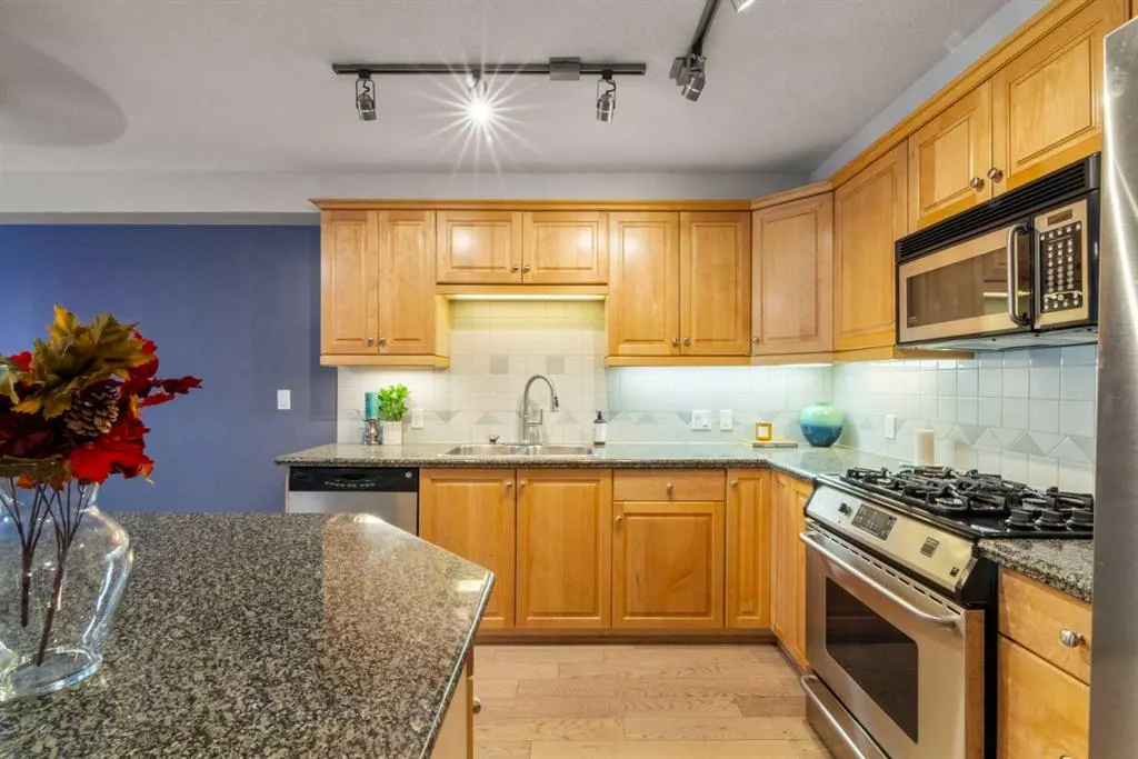 630 10 Street NW, #207