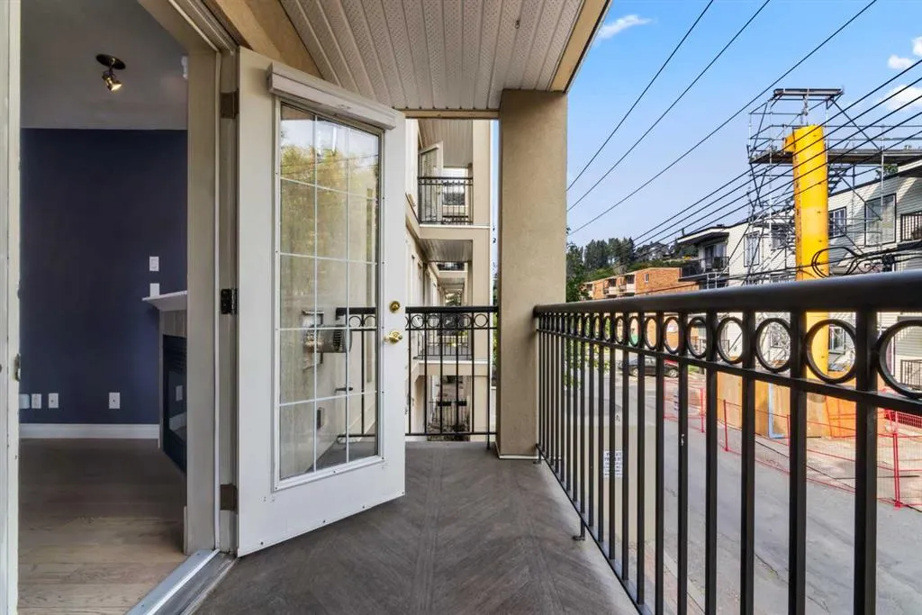 630 10 Street NW, #207