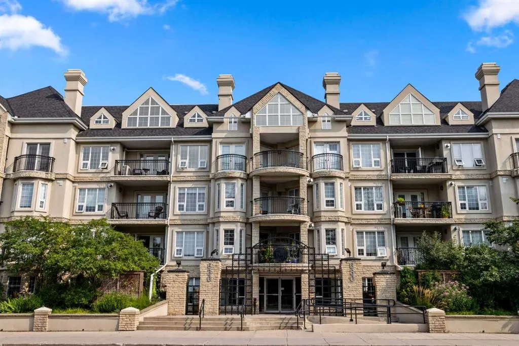630 10 Street NW, #207