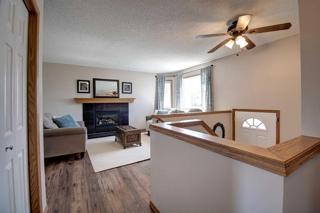 8 Canoe Circle SW