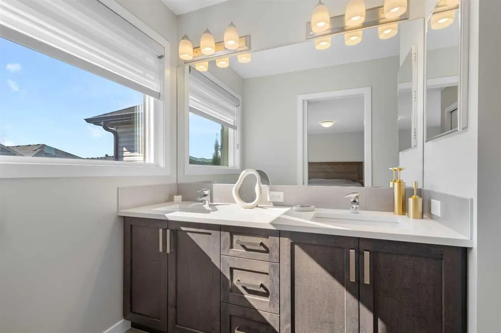 33 Walcrest Way SE