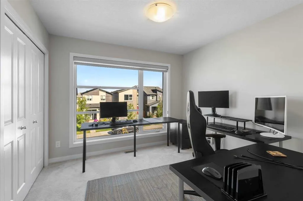 33 Walcrest Way SE