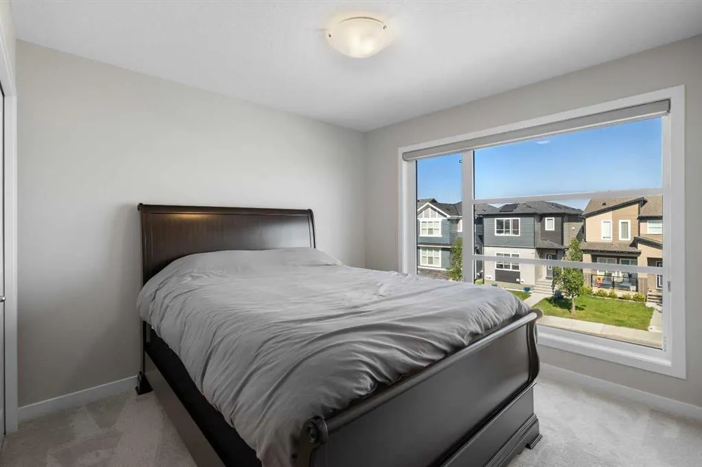 33 Walcrest Way SE
