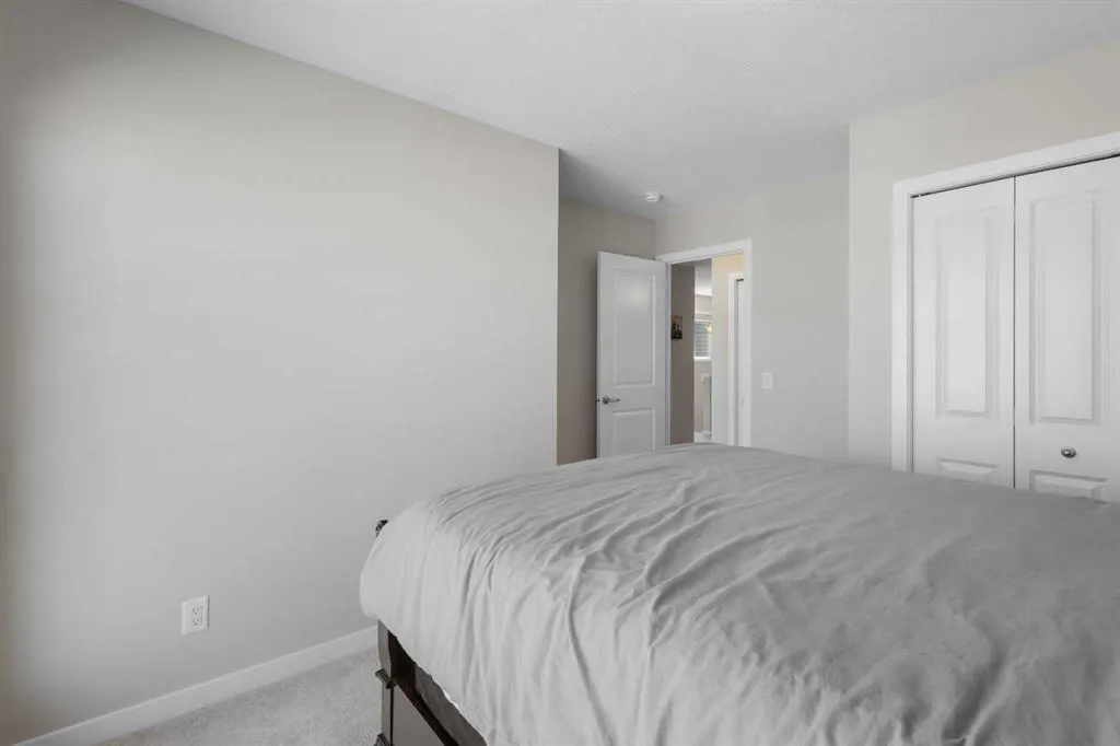 33 Walcrest Way SE