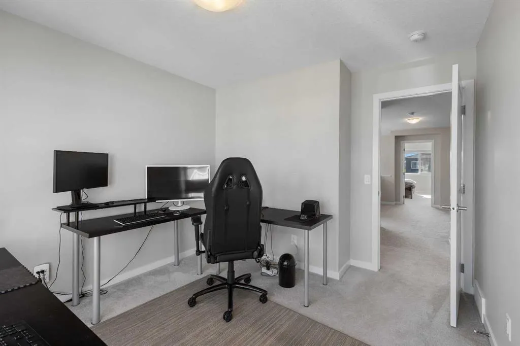 33 Walcrest Way SE