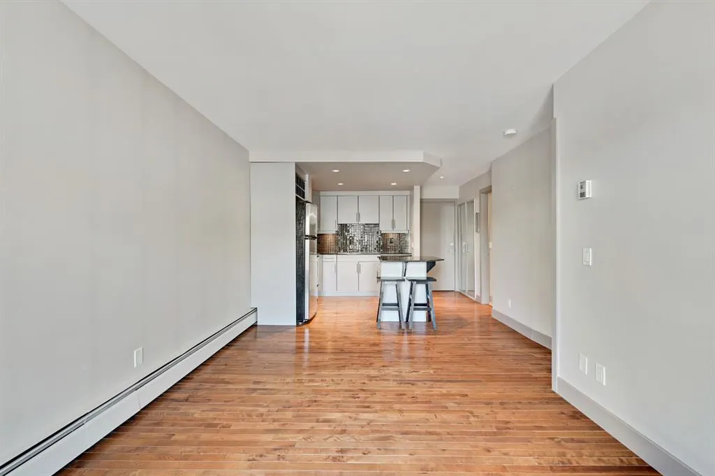 410 1 Avenue NE, #405